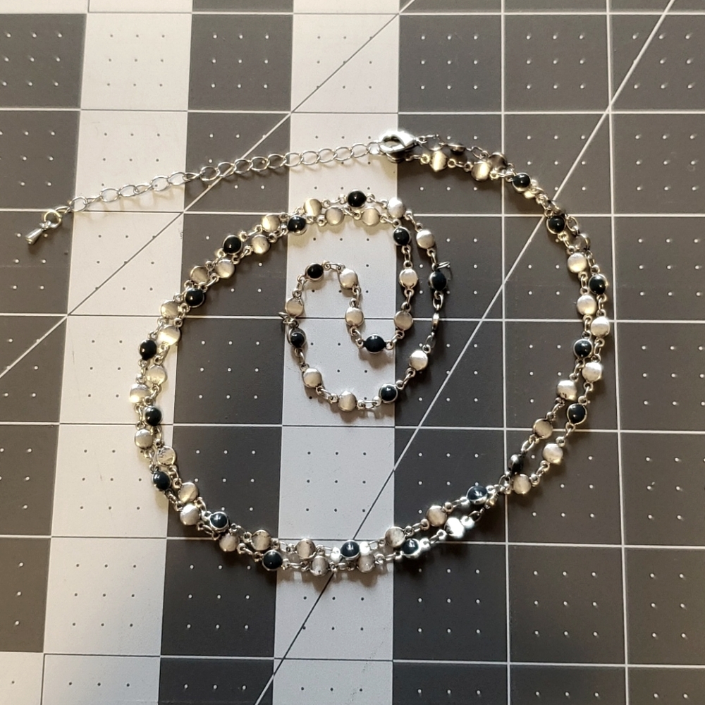 HOT CHICK Teal/ silver necklace